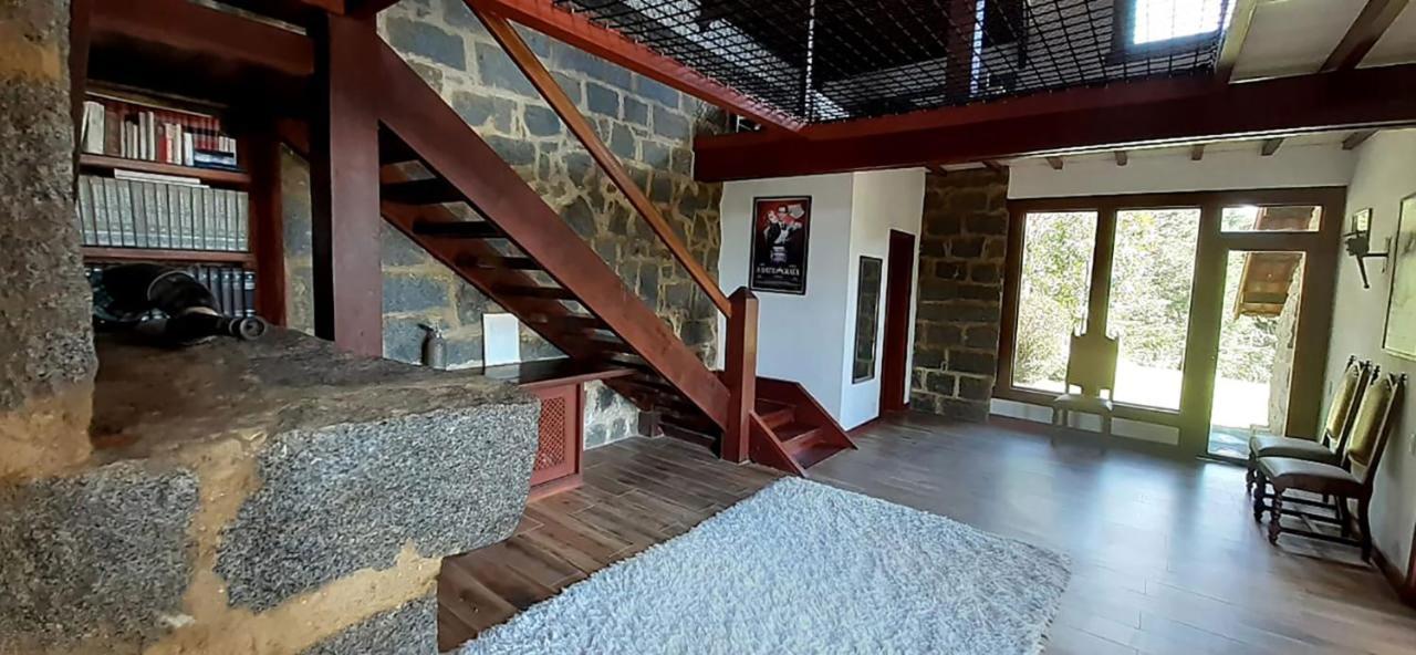 Chácara com Wi-Fi, churrasqueira e lazer em Cunha Exterior foto